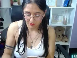 Amateur Free Porn Cam of chantal_adams0