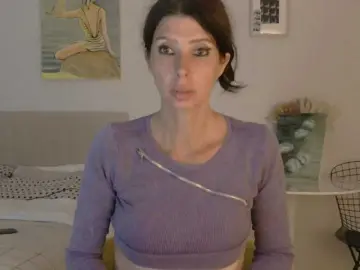 Bongacams Sex Cam of RoxySkyBlue