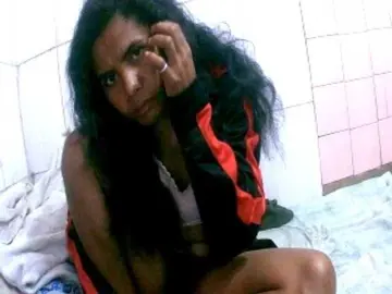 Bongacams Watch Live Sex Cams of Carennehot2