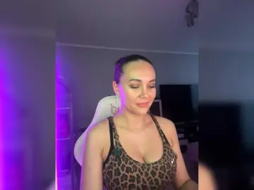 Bongacams Live Sex of QWEENII