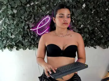 Small tits babe sex chat