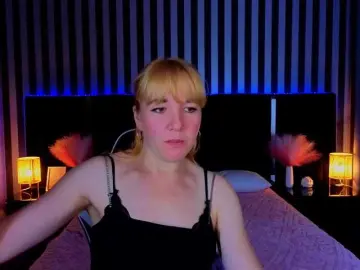 Bongacams Sex Cam of KirraSalute