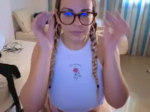 Cam4 Free Porn Cam of Yoli_Morena