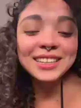 Cam4 Watch Live Sex Cams of bbycurlyy