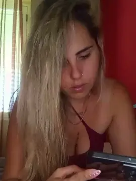 Cam4 Live Sex of Emilyvuxa