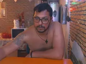 Cam4 Watch Live Sex Cams of realcouplesexy