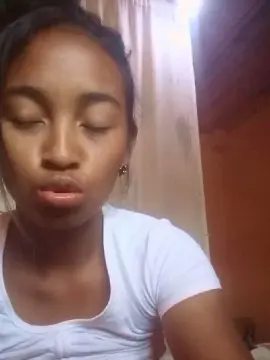 Cam4 Live Sex of Mampionona94