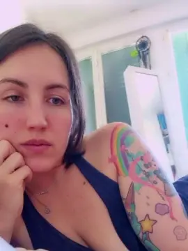 Cam4 Live Porn of TuttiFrutty35