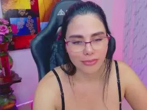 Cam4 Nude Webcam of lararoberts_