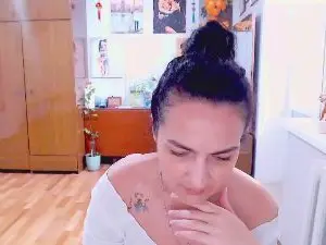 Cam4 Live Porn of AngelOMoon