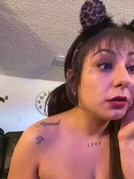 Cam4 Sex Chat of tattedttoez69
