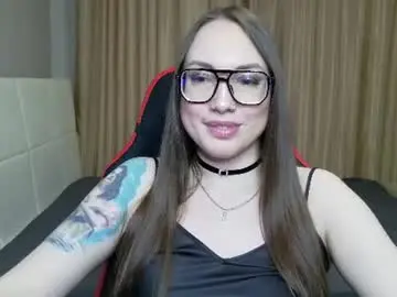 Chaturbate Live Sex Cam of carolineglow_