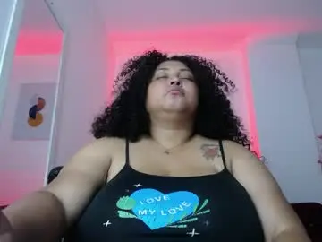 Chaturbate Live Sex Cam of ayliinn_