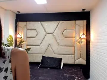 Chaturbate Live Sex Cam of aleja__slav3