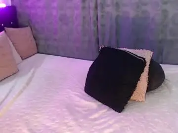 Chaturbate Live Sex Cam of rouxe_lee