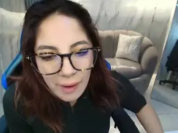Chaturbate Best live sex cam show of nadia_r_