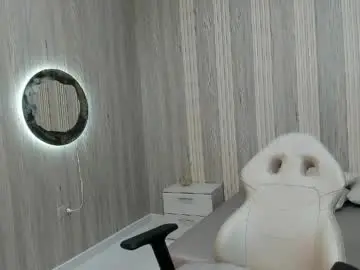 Chaturbate Live Sex Cam of caamii_sweett