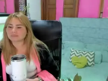 Chaturbate Sex Cam of julieta_star69
