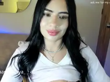 Chaturbate Watch Live Sex Cams of sara_medellin