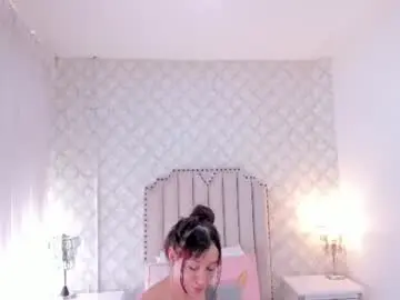 Chaturbate Live Sex Cam of katherine_glow