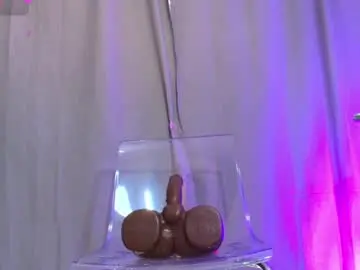 Chaturbate Free Porn Cam of coralkihot