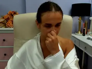 Chaturbate Sex Cam of emilly_lust99