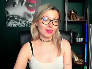 Chaturbate Nude Webcam of heidi_pleasure
