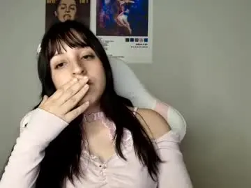 Chaturbate Live Sex Cam of chanelsexyy