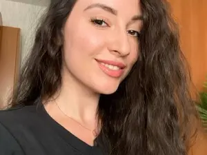 Myfreecams Live Sex Cam of Laura_Schwarz
