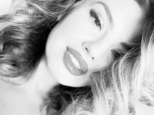 Myfreecams Sex Chat of Ur_Wet_Desire