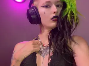 Myfreecams Sex Cam of TwistedAliceW