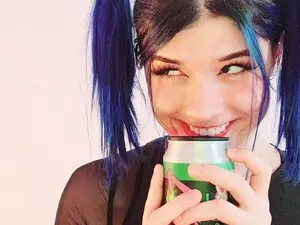 Myfreecams Sex Cam of Agostinha_Red