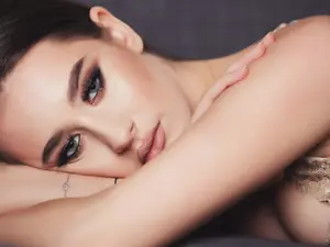 Myfreecams Watch Live Sex Cams of AnnieKarrera1