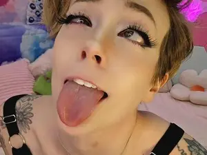 Myfreecams Adult Video Chat of Riley_Cyriis