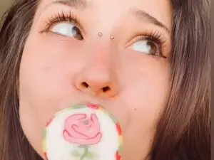 Myfreecams Sex Chat of Alien4twenty