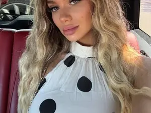 Myfreecams Free Live Porn of NicolleBlake