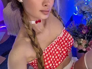 Myfreecams Live Sex Cam of Lineagee