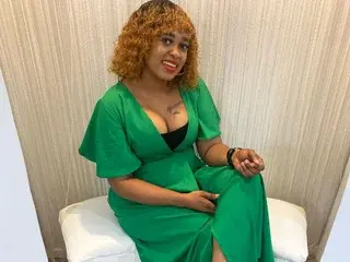 Streamate Free Live Porn of TyraHotxxxxx