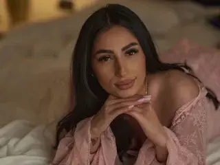 Streamate Live Porn of AvaLyynn