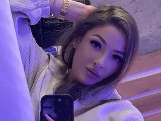 Streamate Nude Webcam of Izza_Bella