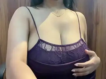 Stripchat Free Porn Cam of julie_08
