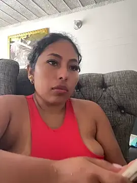 Stripchat Live Sex Cam of emmyjhonson07