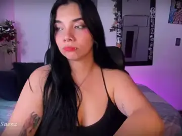 Stripchat Free Porn Cam of victoriaasaenz_