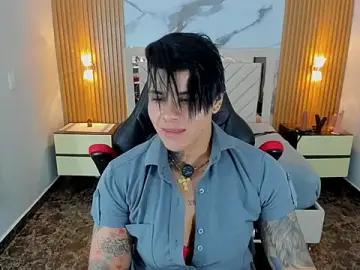 Stripchat Live Sex of KAROLLJONES1