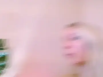 Stripchat Sex Cam of OLIVIA_CANDY