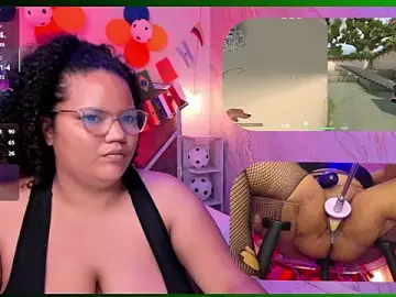 Stripchat Free Live Porn of MhiaRey