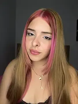 Stripchat Adult Webcam of Nahomy_cm