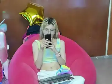 Stripchat Best Webcam of Skinygirl