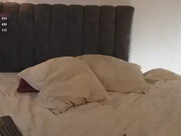 Stripchat Sex Cam of bunnycuteshy