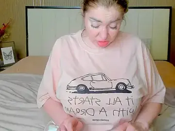 Stripchat Live Sex Cam of mailymilf